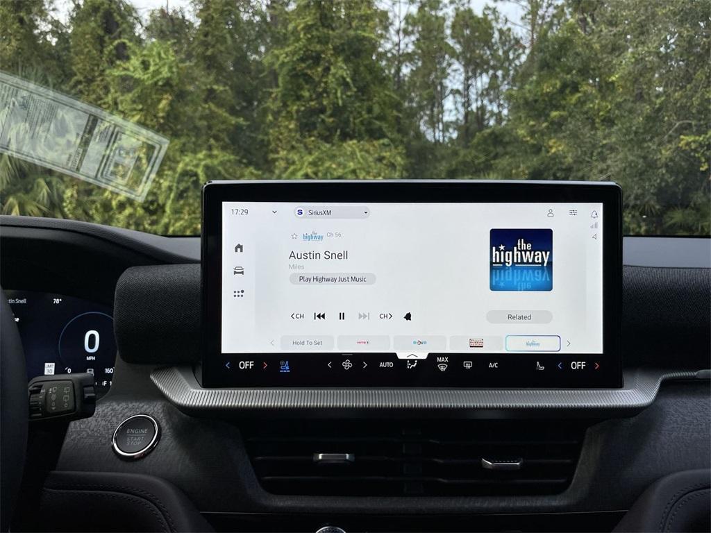 new 2025 Ford Explorer car, priced at $52,172