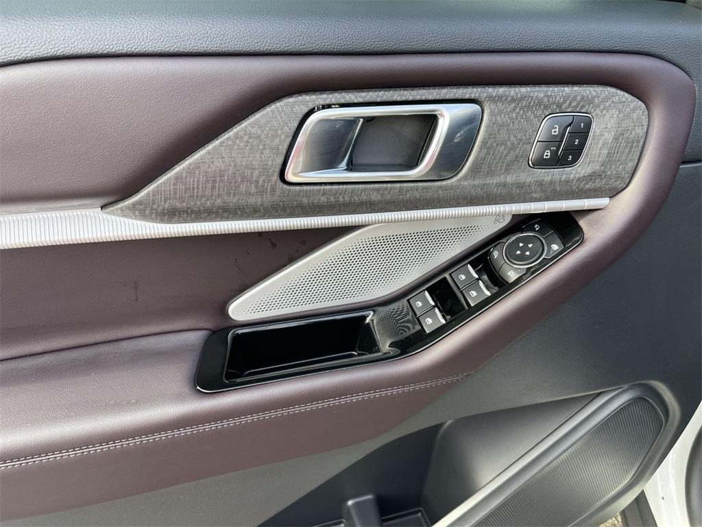 new 2025 Ford Explorer car, priced at $52,172