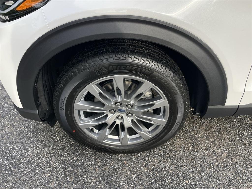 new 2025 Ford Explorer car, priced at $52,172