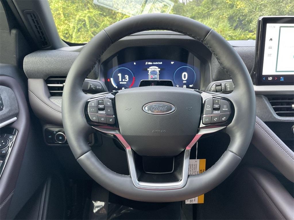 new 2025 Ford Explorer car, priced at $52,172
