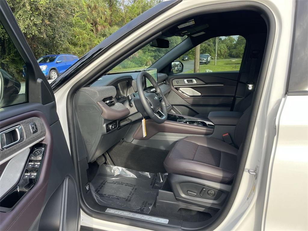 new 2025 Ford Explorer car, priced at $52,172