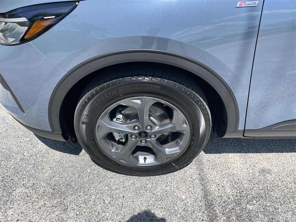 new 2025 Ford Escape car, priced at $33,144