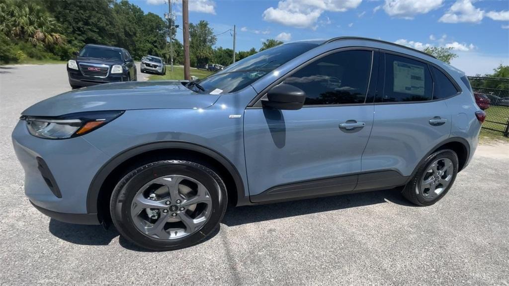 new 2025 Ford Escape car, priced at $33,144