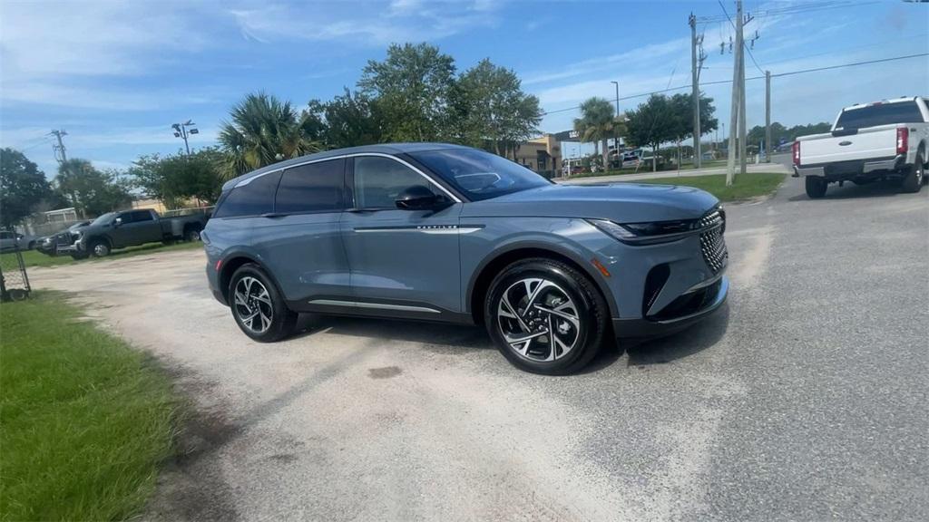 new 2025 Lincoln Nautilus car, priced at $51,881