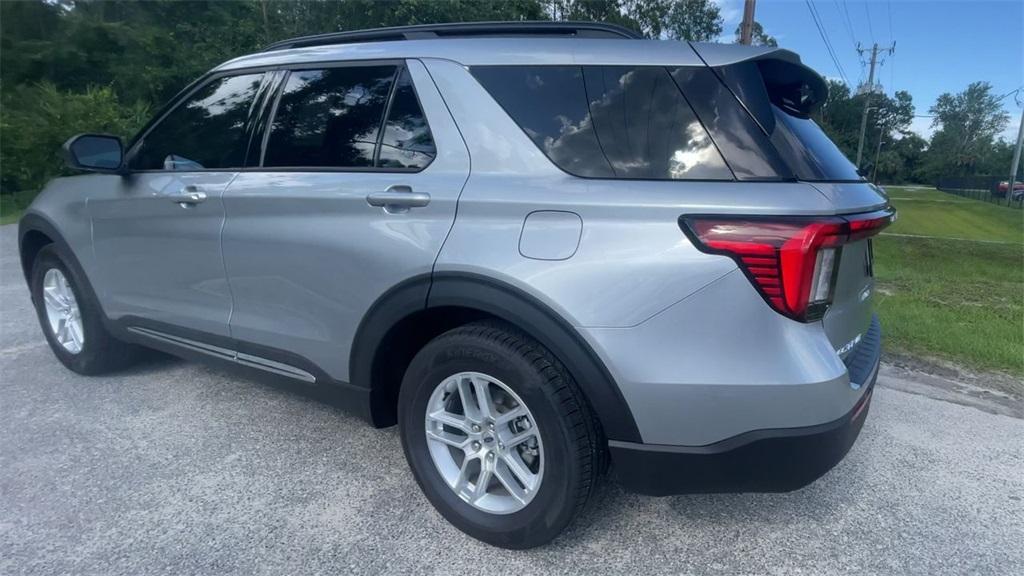 new 2025 Ford Explorer car