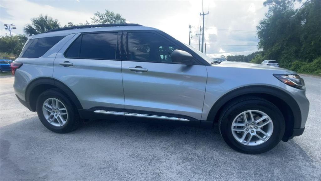 new 2025 Ford Explorer car