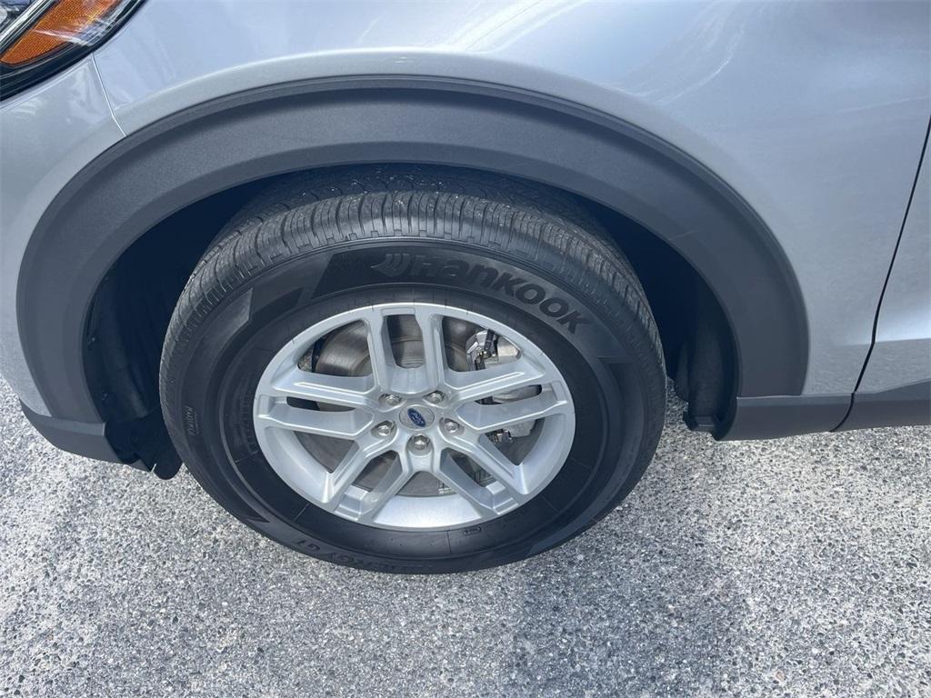 new 2025 Ford Explorer car