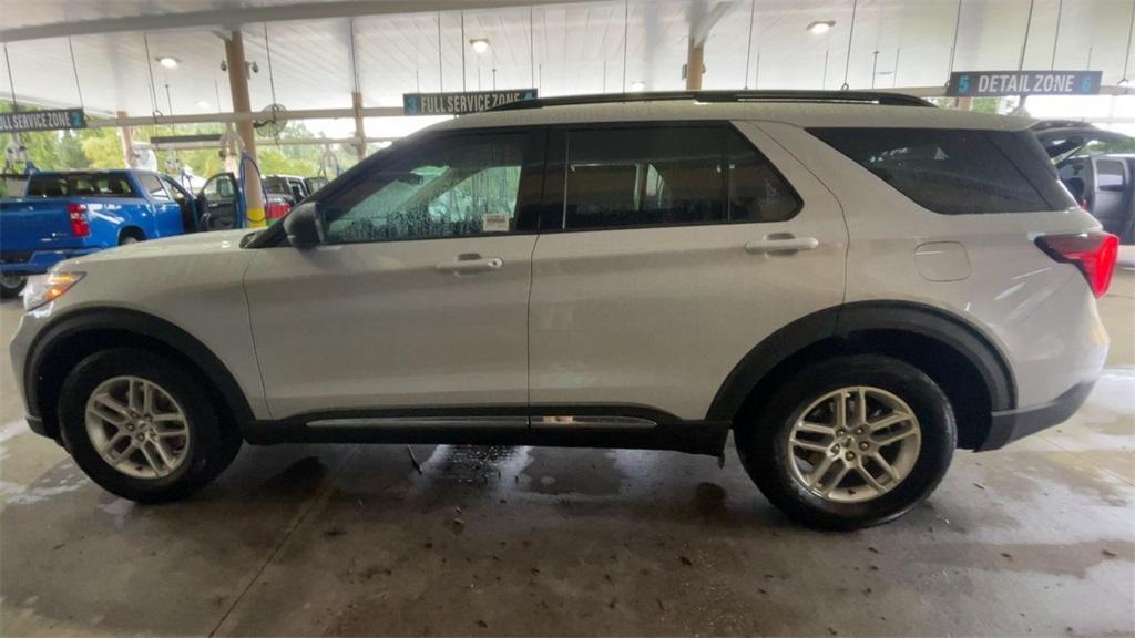 new 2025 Ford Explorer car, priced at $38,865