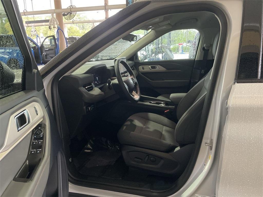 new 2025 Ford Explorer car, priced at $38,865