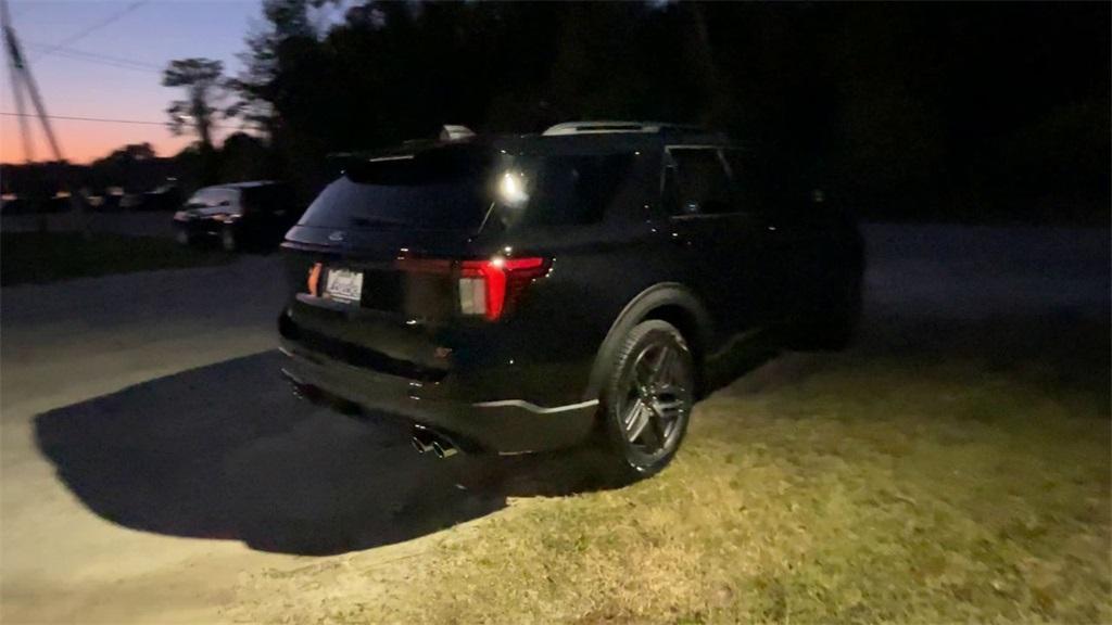 new 2025 Ford Explorer car, priced at $57,550