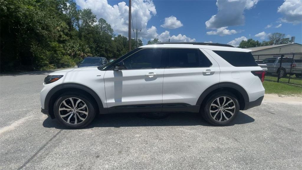 new 2025 Ford Explorer car