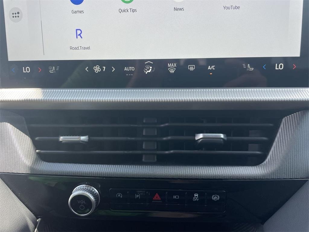 new 2025 Ford Explorer car