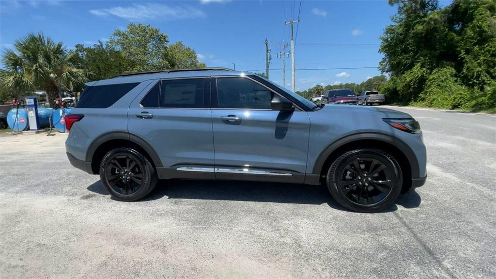 new 2025 Ford Explorer car