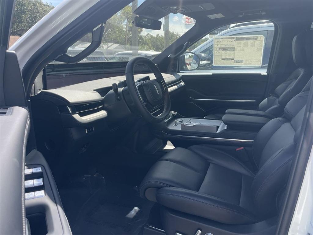 new 2025 Lincoln Navigator L car, priced at $103,362