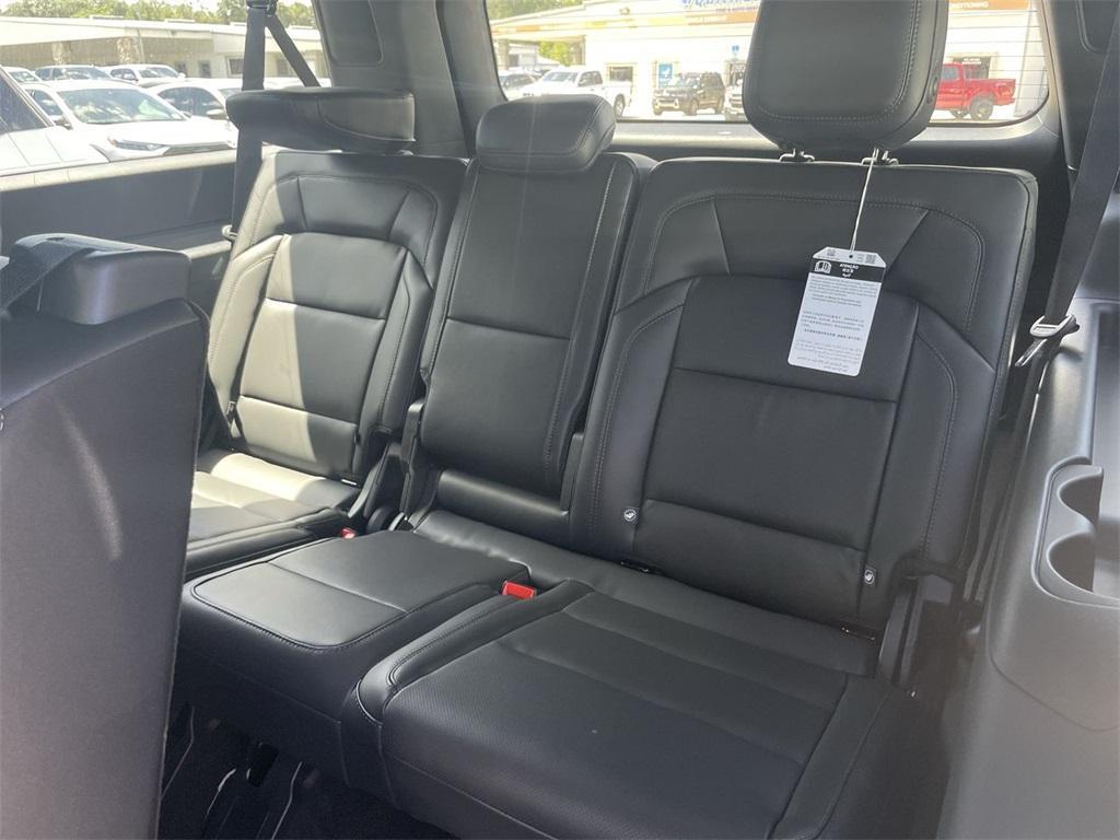 new 2025 Lincoln Navigator L car, priced at $103,362