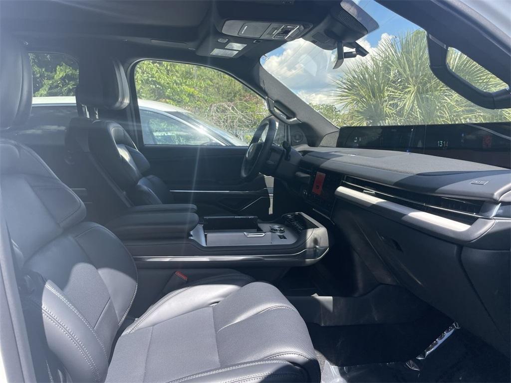 new 2025 Lincoln Navigator L car, priced at $103,362