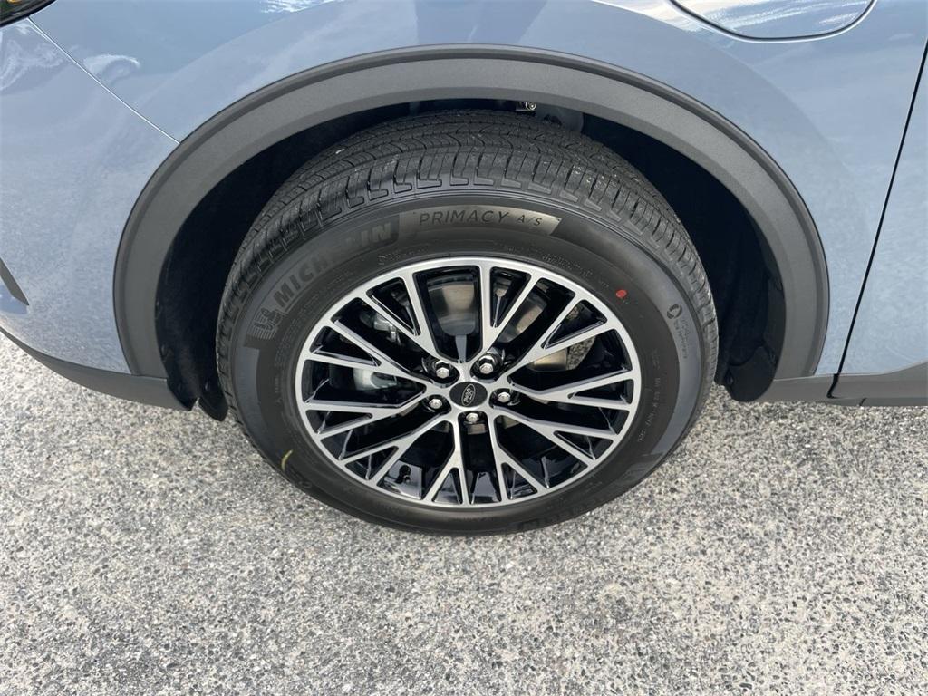 new 2025 Ford Escape car, priced at $32,560