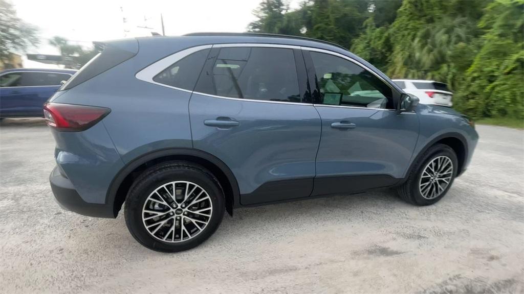 new 2025 Ford Escape car, priced at $32,560