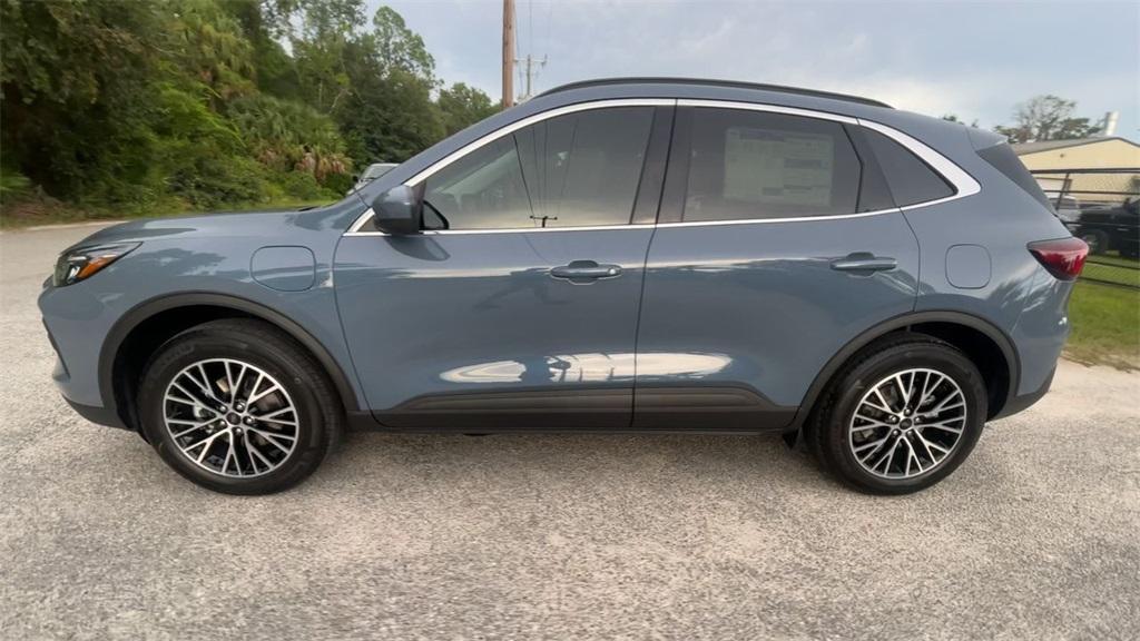 new 2025 Ford Escape car, priced at $32,560