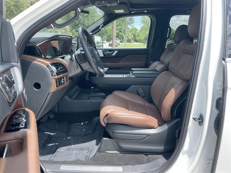 new 2024 Lincoln Navigator car, priced at $104,270