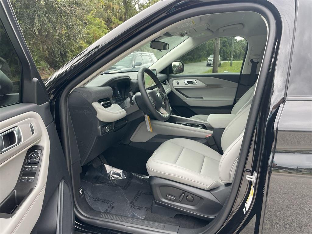 new 2025 Ford Explorer car, priced at $42,639