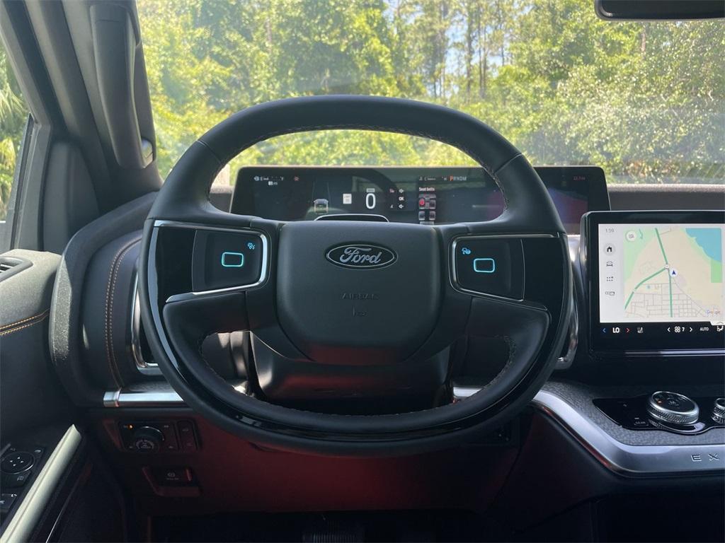 new 2025 Ford Expedition car, priced at $80,335