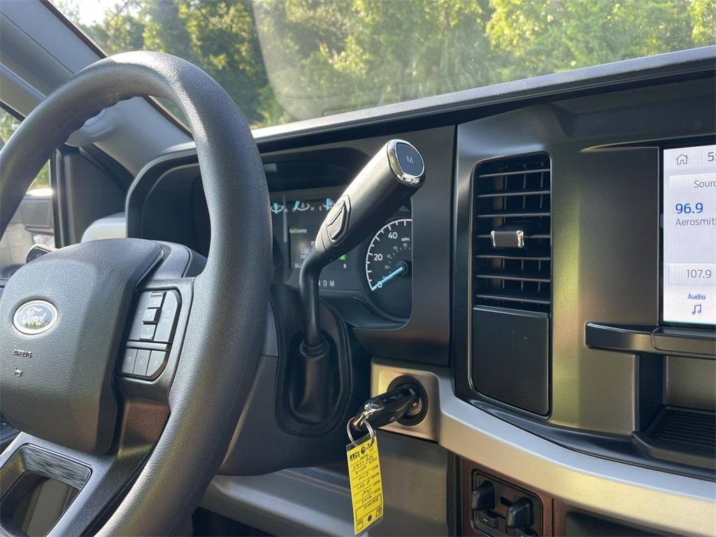 new 2025 Ford F-350 car