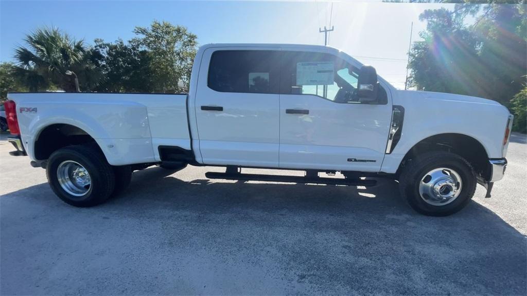new 2025 Ford F-350 car
