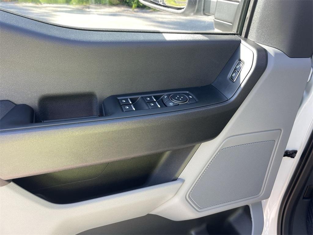 new 2025 Ford F-350 car