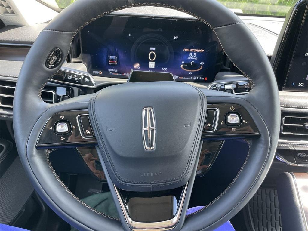 new 2025 Lincoln Aviator car