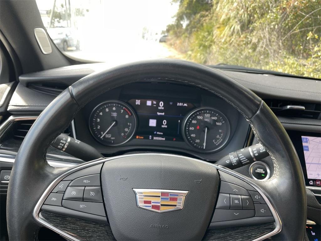 used 2021 Cadillac XT5 car, priced at $32,375