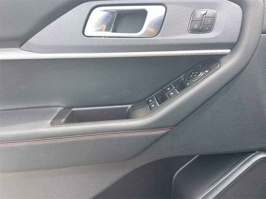 new 2025 Ford Explorer car, priced at $47,072