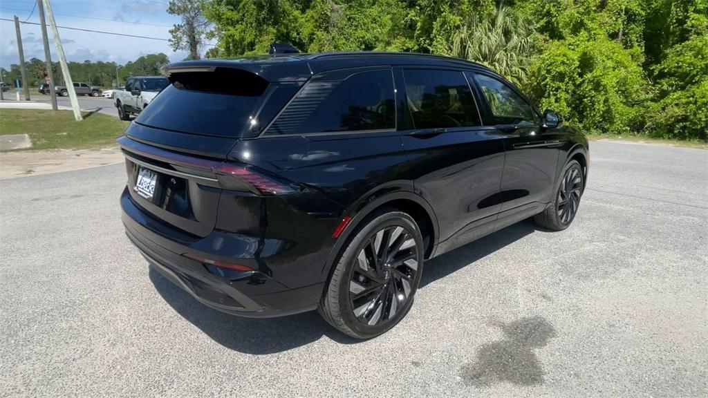 new 2025 Lincoln Nautilus car
