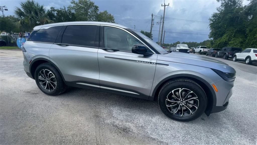 new 2025 Lincoln Nautilus car, priced at $50,341