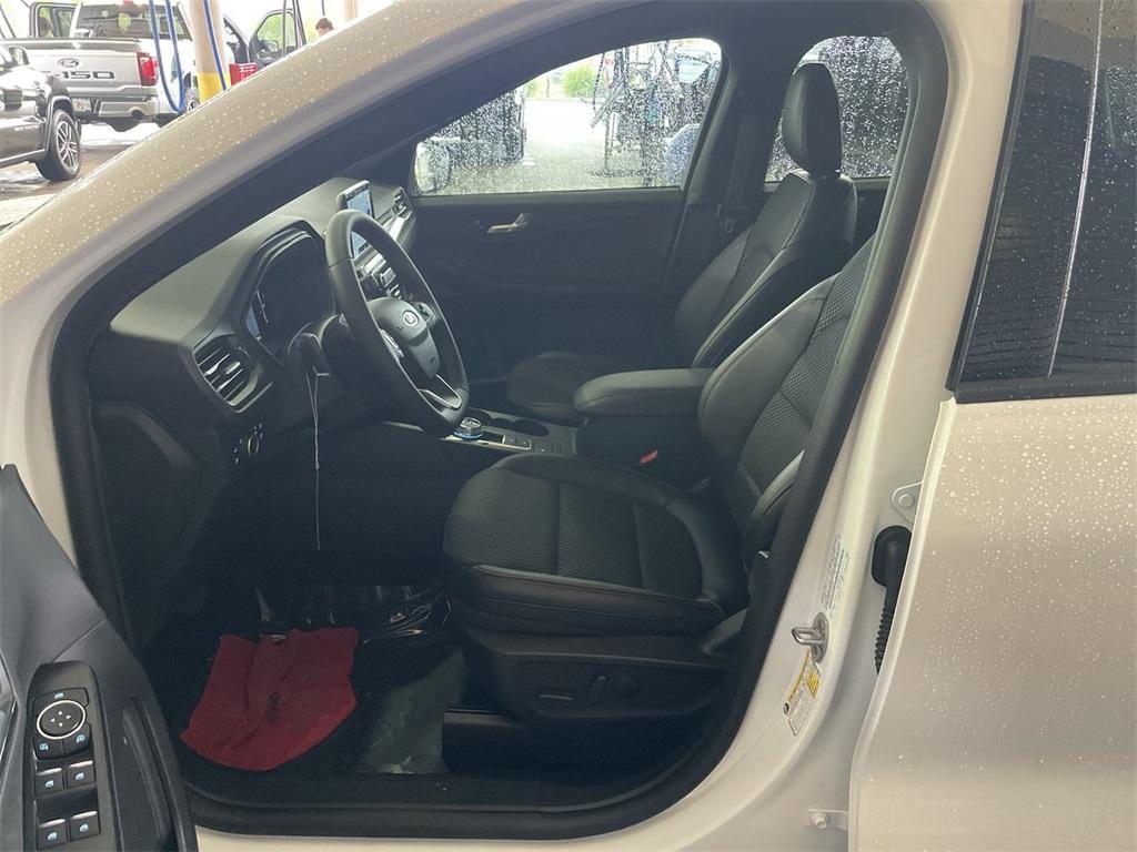 new 2025 Ford Escape car, priced at $33,144