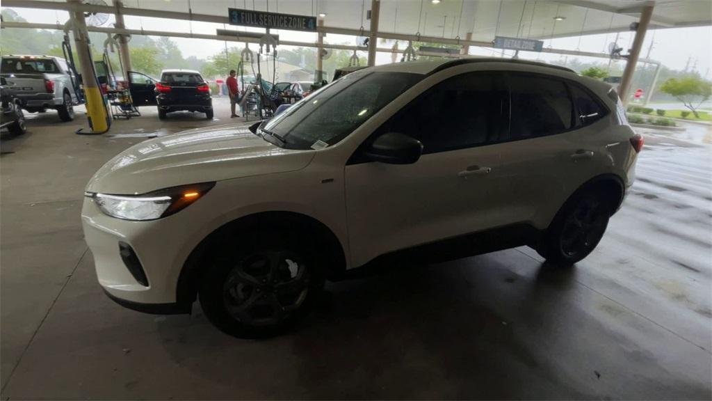 new 2025 Ford Escape car, priced at $33,144