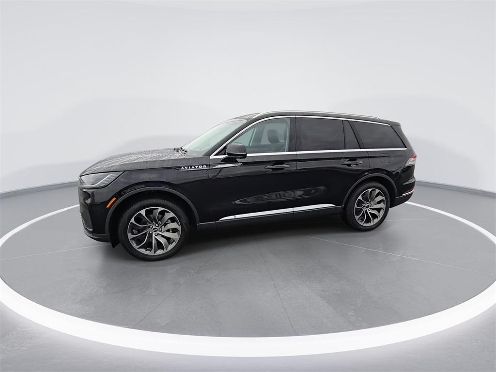 used 2025 Lincoln Aviator car, priced at $64,462