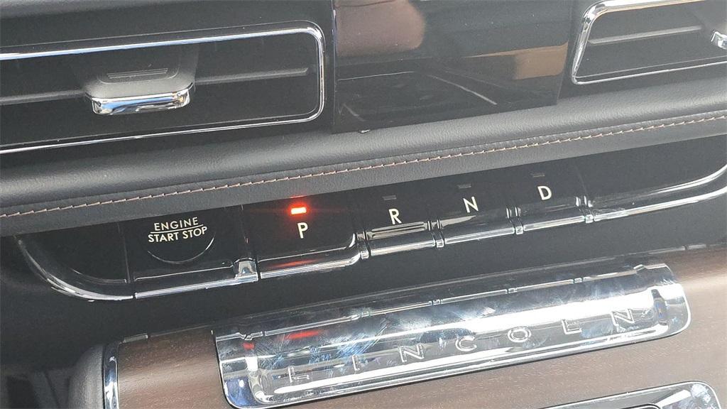 used 2025 Lincoln Aviator car, priced at $64,462