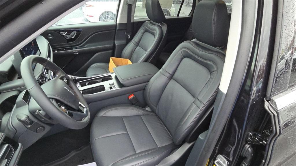 used 2025 Lincoln Aviator car, priced at $64,462