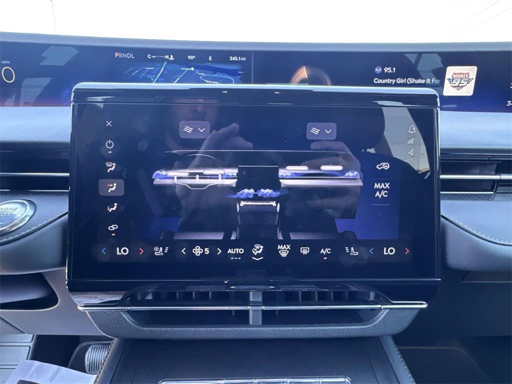 new 2025 Lincoln Nautilus car, priced at $56,287