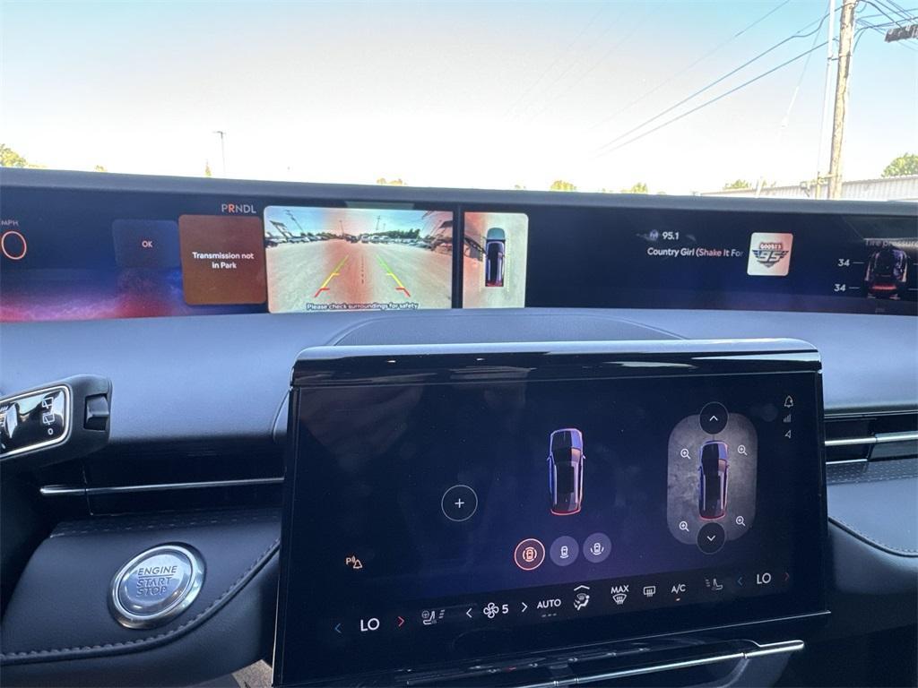 new 2025 Lincoln Nautilus car, priced at $56,287