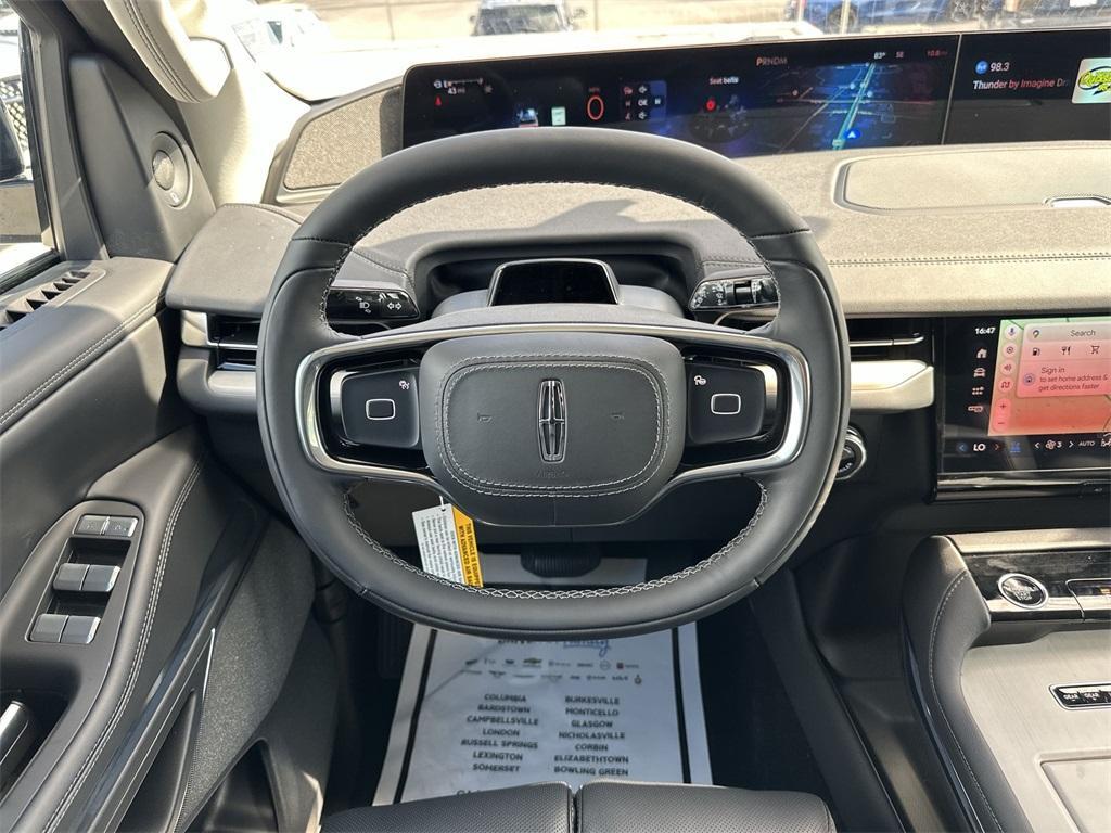 new 2025 Lincoln Navigator car, priced at $102,527