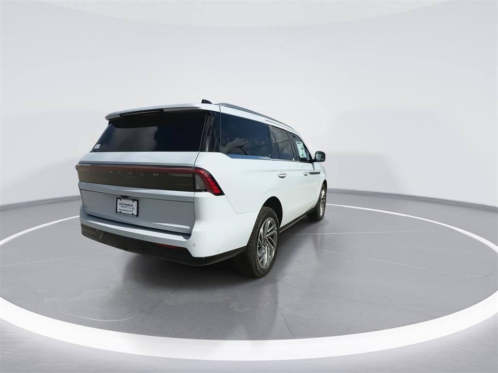 new 2025 Lincoln Navigator car, priced at $102,527