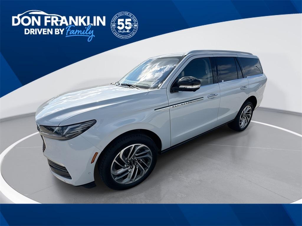 new 2025 Lincoln Navigator car, priced at $102,527