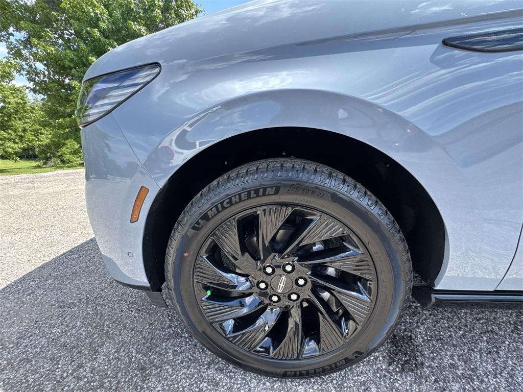 new 2025 Lincoln Navigator car, priced at $102,957