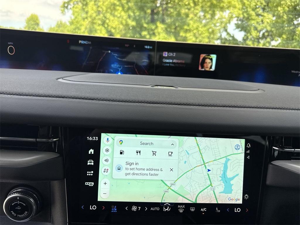 new 2025 Lincoln Navigator car, priced at $102,957