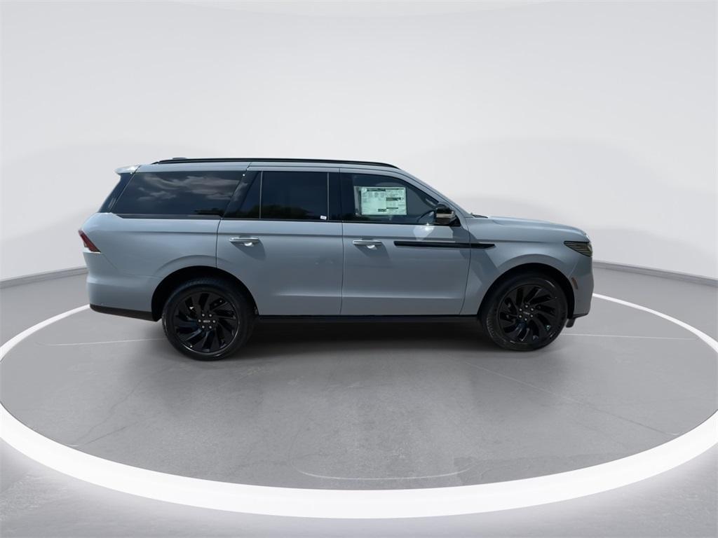 new 2025 Lincoln Navigator car, priced at $102,957