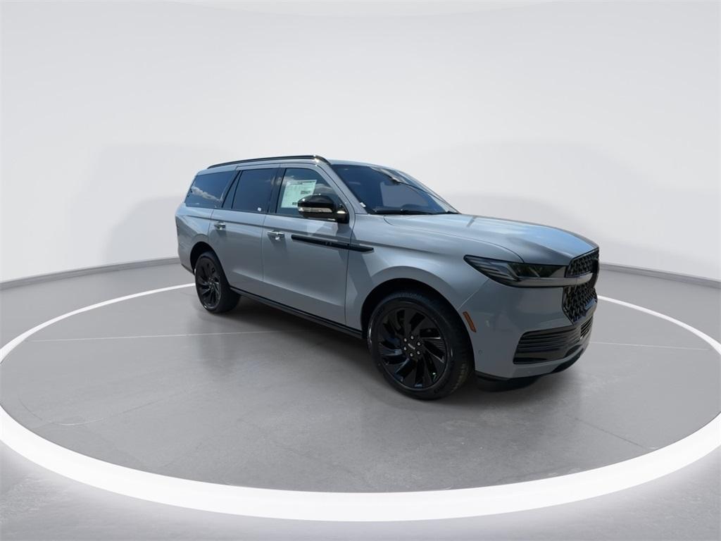 new 2025 Lincoln Navigator car, priced at $102,957