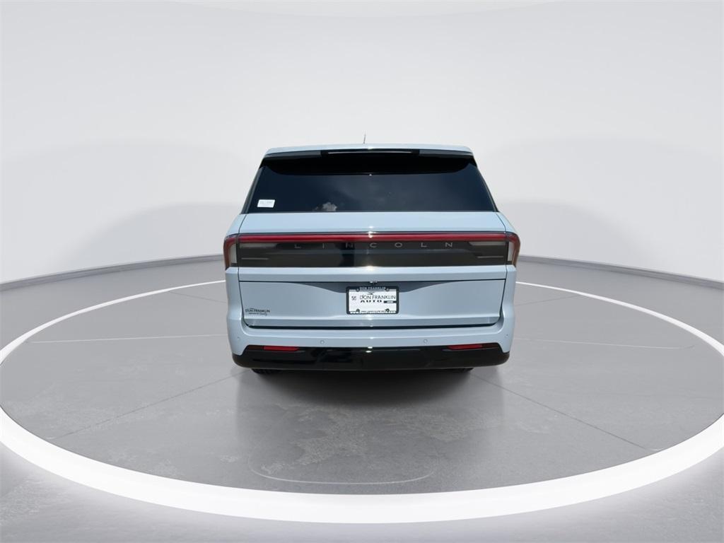 new 2025 Lincoln Navigator car, priced at $102,957