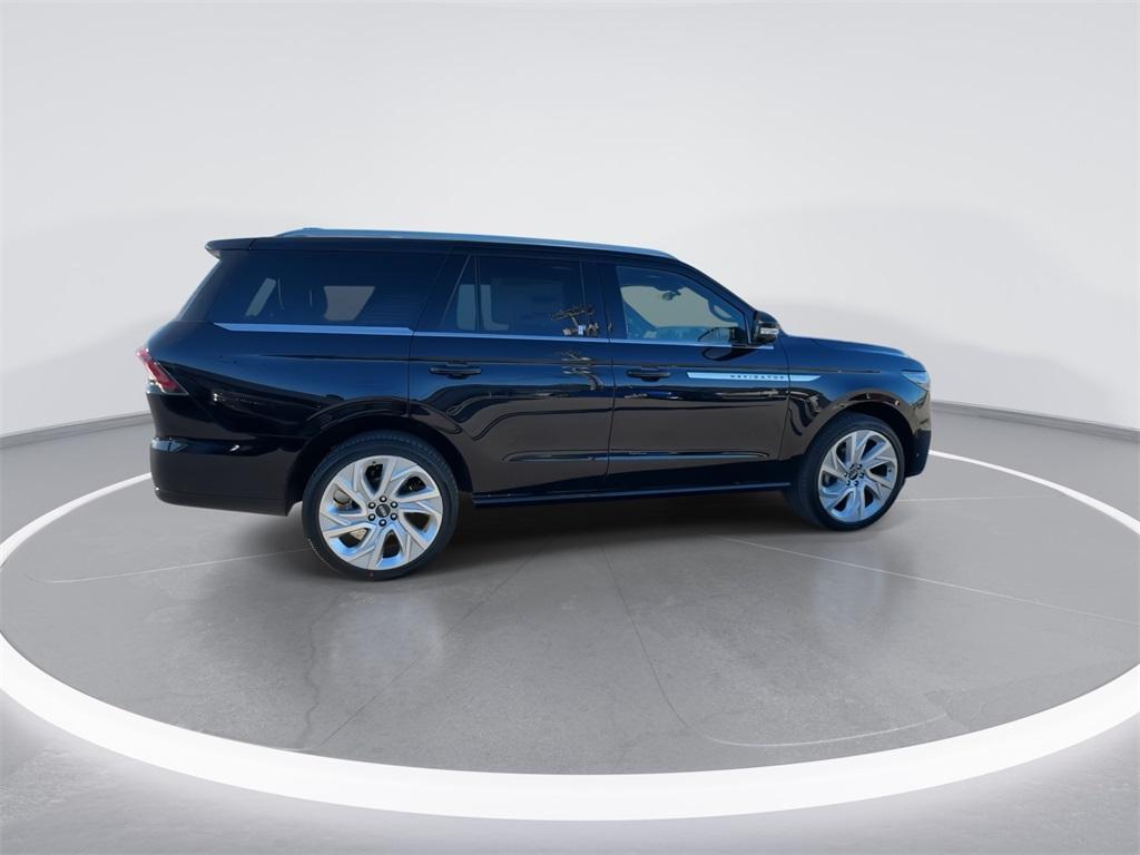 new 2025 Lincoln Navigator car, priced at $106,715